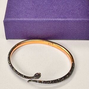 Gorgeous Swarovski Leslie snake bracelet cuff